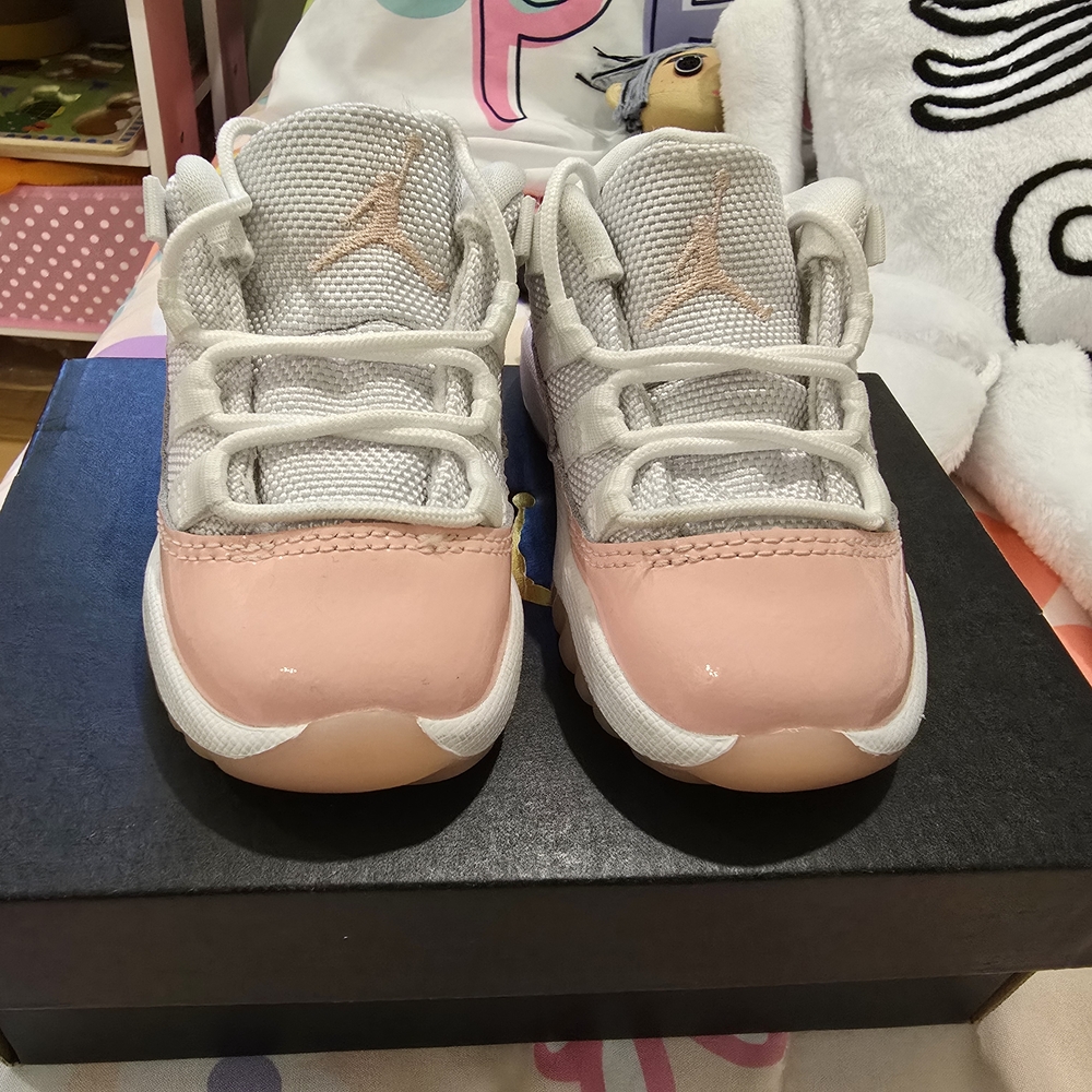 Nike Jordan 11 Retro Low Infant/Toddler Shoes Size 5 Color: White/Legend Pink